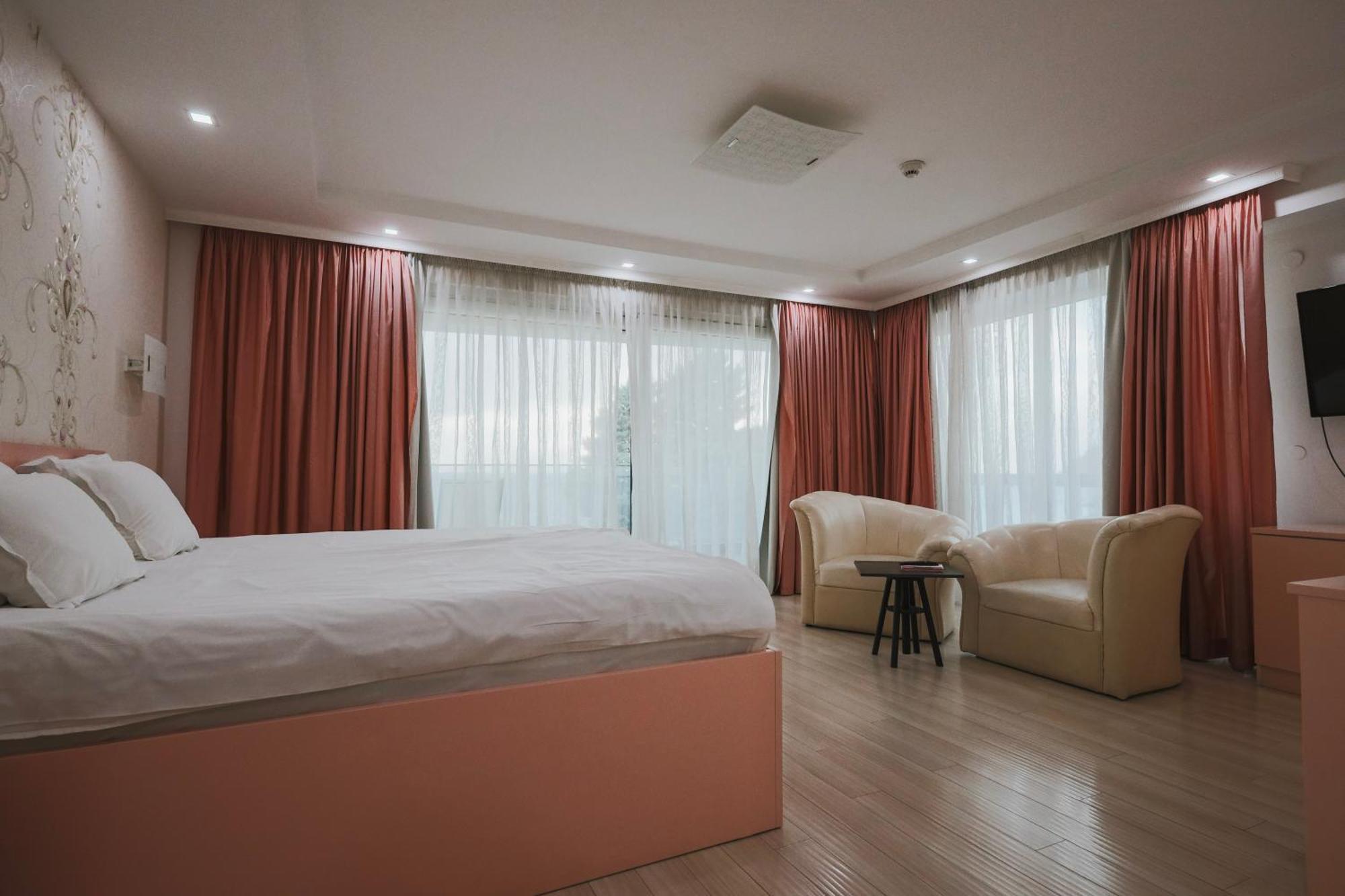 Mr.I Boutique Hotel & Bar Ohrid Esterno foto